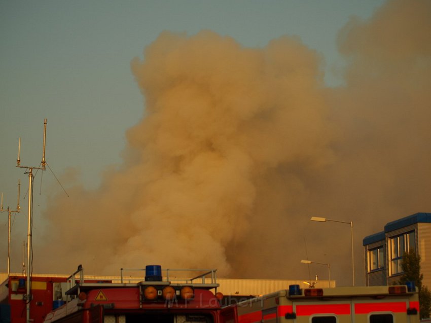 Feuer5 Koeln Niehl GVG Geestemuenderstr P320.JPG
